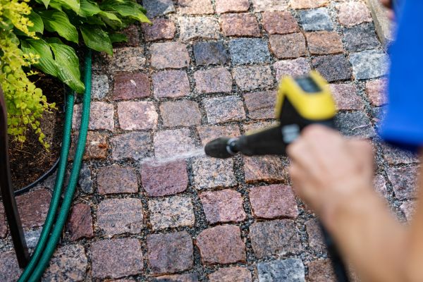 Paver Sidewalk Cleaning in Bowling Green
